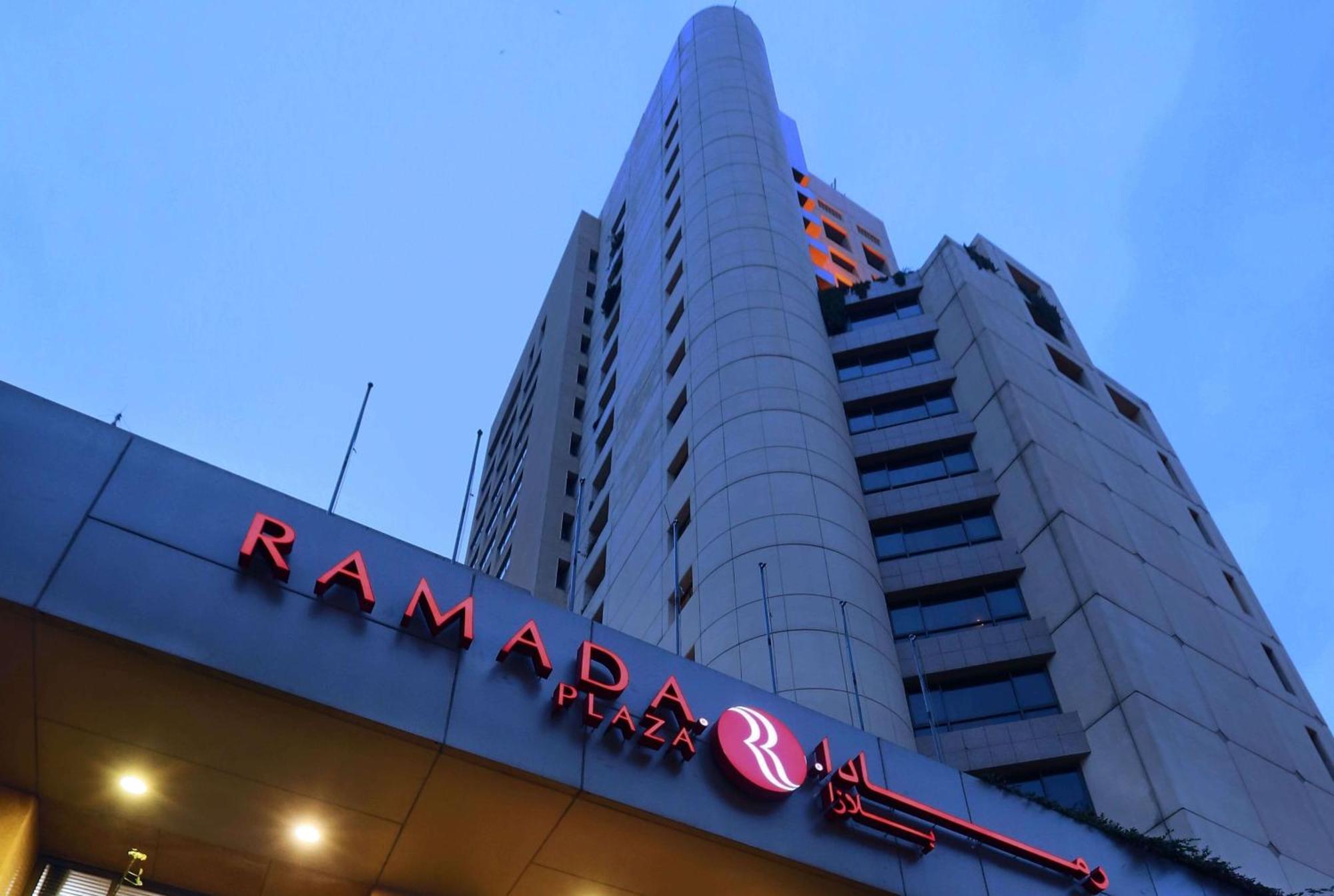 Hotel Ramada Plaza by Wyndham Beirut Raouche Exterior foto